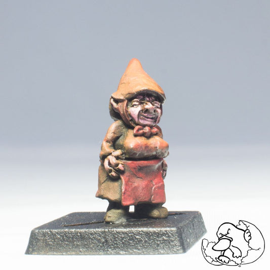 Female gnome character metal 28mm miniature ideal for role playing games and wargames