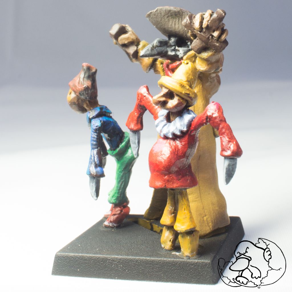 Painted metal mini in 28mm of a wizard puppetmaster with two puppets ideal for wargames or rolgames