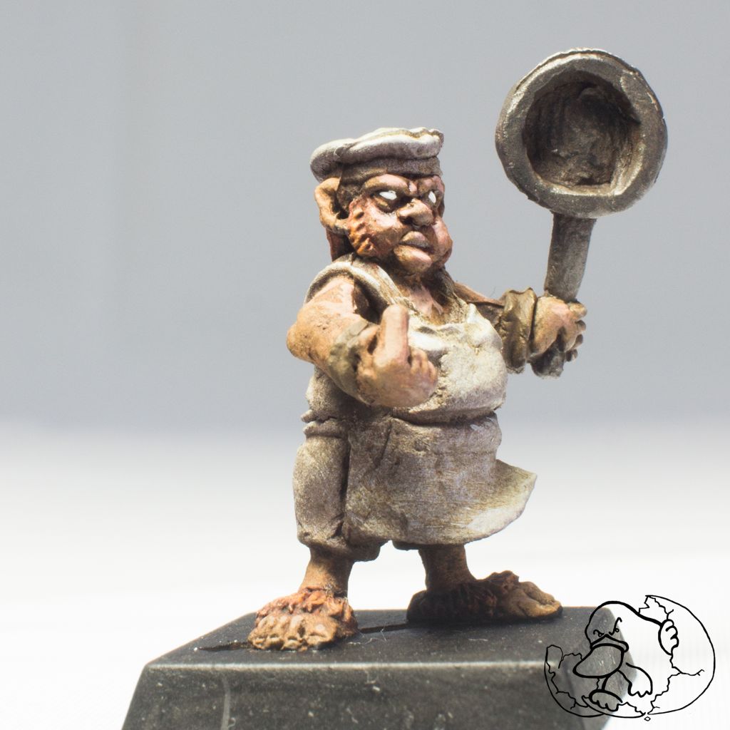 halfling cook pewter miniature in 28mm painted ideal for dungeoneers wargamers and role-playing gamers created by el huevo del ornitorrinco